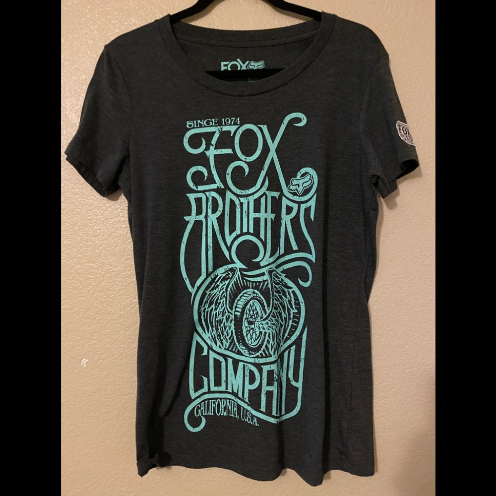 🌺 5/$25 Fox T-Shirt